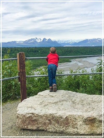 Traveling with kids is quite an adventure. Discover 8 reasons to travel with kids that make the ups and downs worth it in the long run.